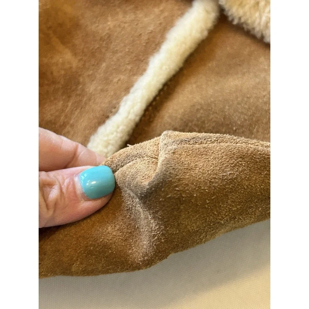 UGG Shearling Tan Suede Shoulder Crossbody Bag , Leather Strap And Trim Y2K